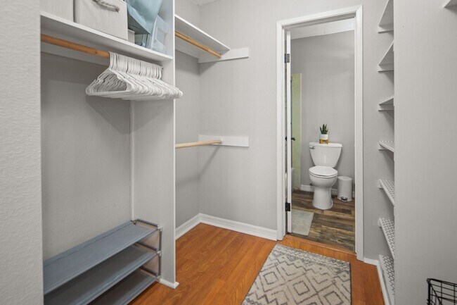 Building Photo - 7858 Cowles Mountain Ct
