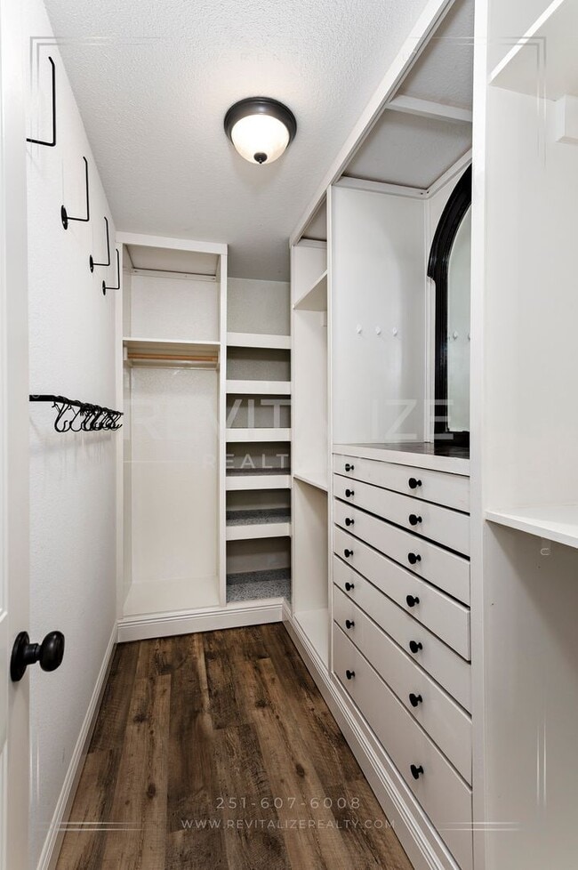 Building Photo - Elegant 4 Bed 3 Bath Cul-de-sac Home in Silverhill