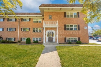 Building Photo - 515-525 N Highview Ave