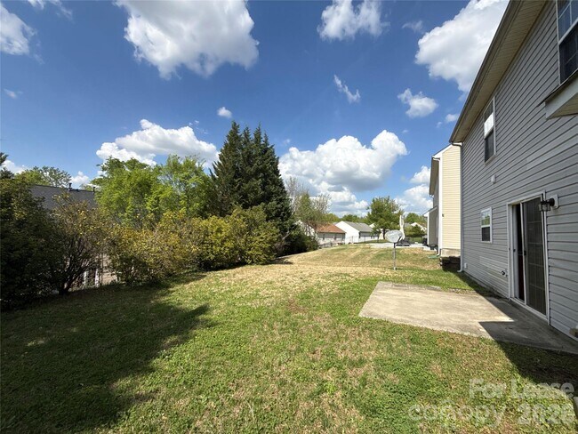 Building Photo - 9407 Pepperidge Ave NW