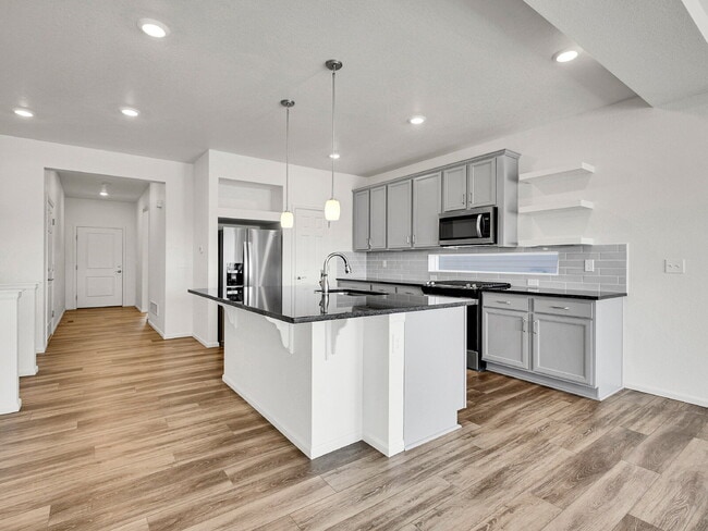 Building Photo - $3,295, 3 bed, 3 bath, located in Erie