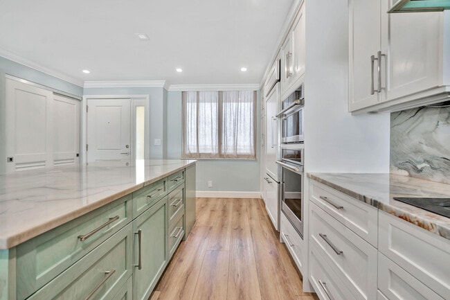 Building Photo - 911 Ocean Dr