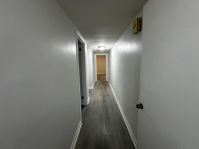 Building Photo - 76 S Haardt Dr