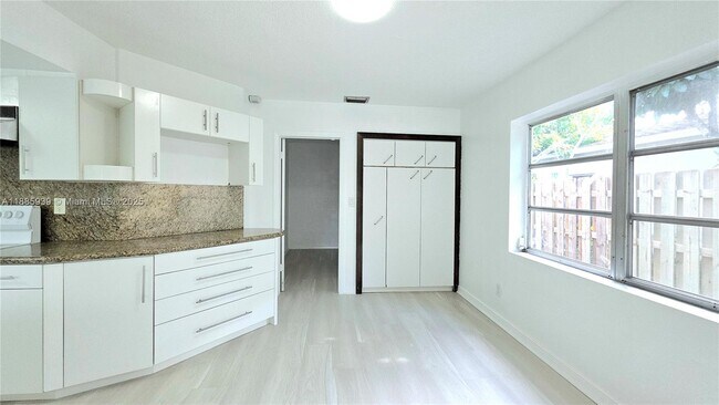 Building Photo - 5300 SW 7th Ct