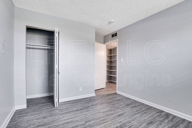 Building Photo - 4508 E Indian Trail