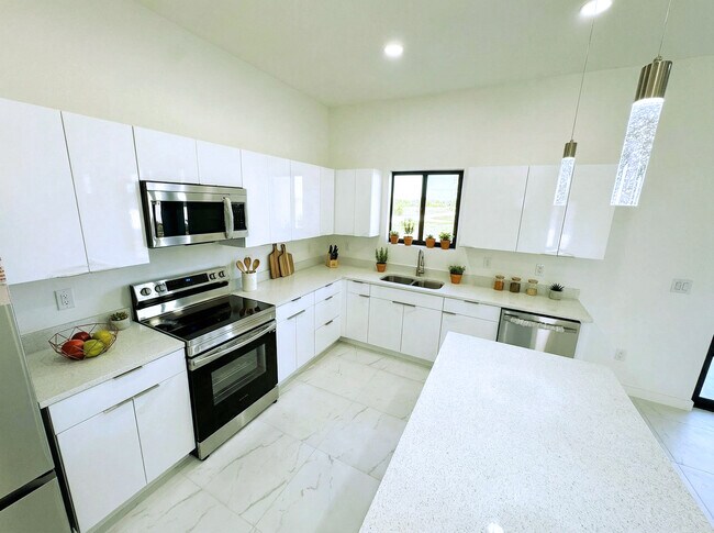 Building Photo - 1027 Kismet Pkwy