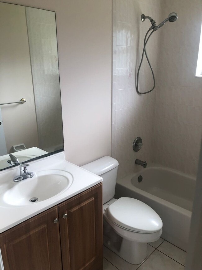 Building Photo - 4 bedroom 3 bath. RENT  IS $2,360.00 A MONTH - EAST OF U.S. 1.