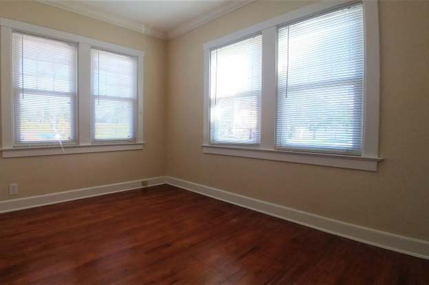 Building Photo - 415 Greenbriar Dr