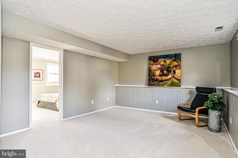 Building Photo - 1825 Clovermeadow Dr
