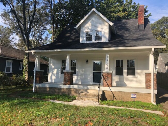 Primary Photo - Charming 3 Bed/2.5 Bath Home in Cleveland ...