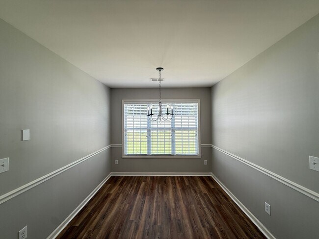 Building Photo - 2403 Mid Salem Dr