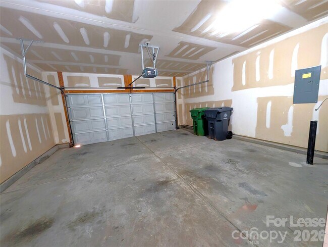 Building Photo - 12444 Caracara Ct