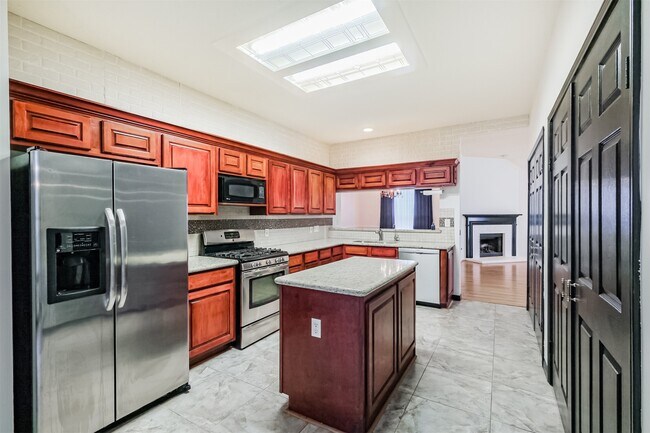 Building Photo - 18422 Cobblestone Dr