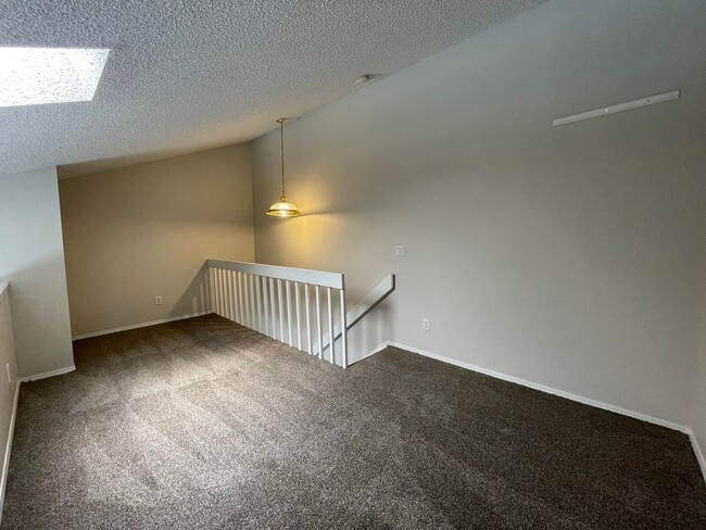 Building Photo - $0 DEPOSIT OPTION. BRIGHT AND AIRY TWO BEDROOM OTERO RIDGE CONDO WITH LOFT!