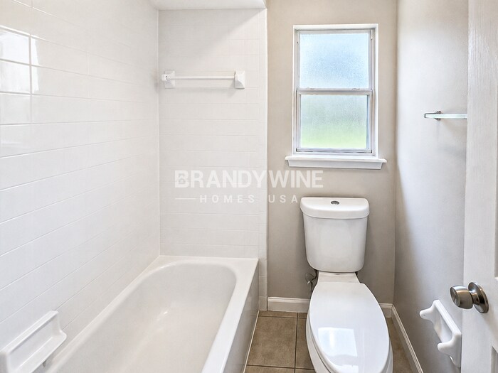 Building Photo - 7768 Rockridge Dr W
