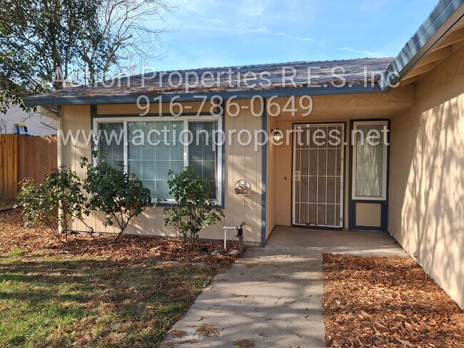 Building Photo - Antelope R.V. Parking, Single Story: Large Yard: RV Parking: 3 Bed, 2 Bath - Foothill Farms/Antelope
