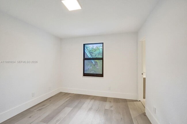 Building Photo - 4100 E Gardenia Ave