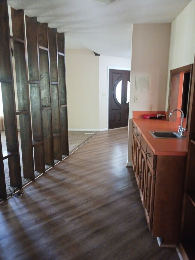 Building Photo - Charming 4BR/2.5BA Retreat on 2 Acres-Available Now!