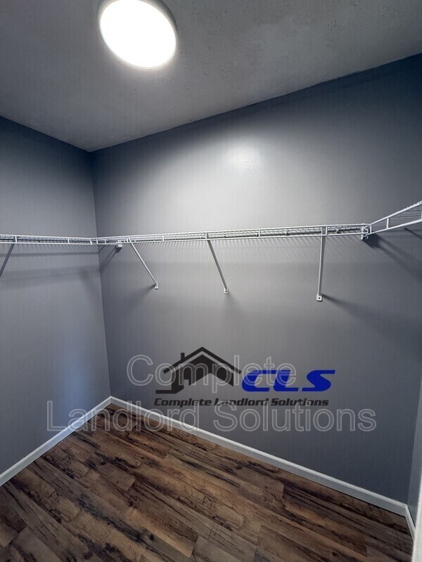 Building Photo - 2972 Kings Ct