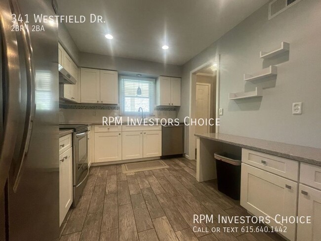 Building Photo - Beautifully renovated 2/2 in Bellevue!