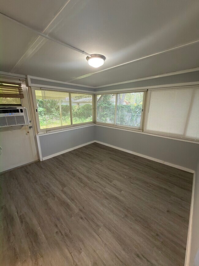 Building Photo - 1302 Ariana Woods Cir