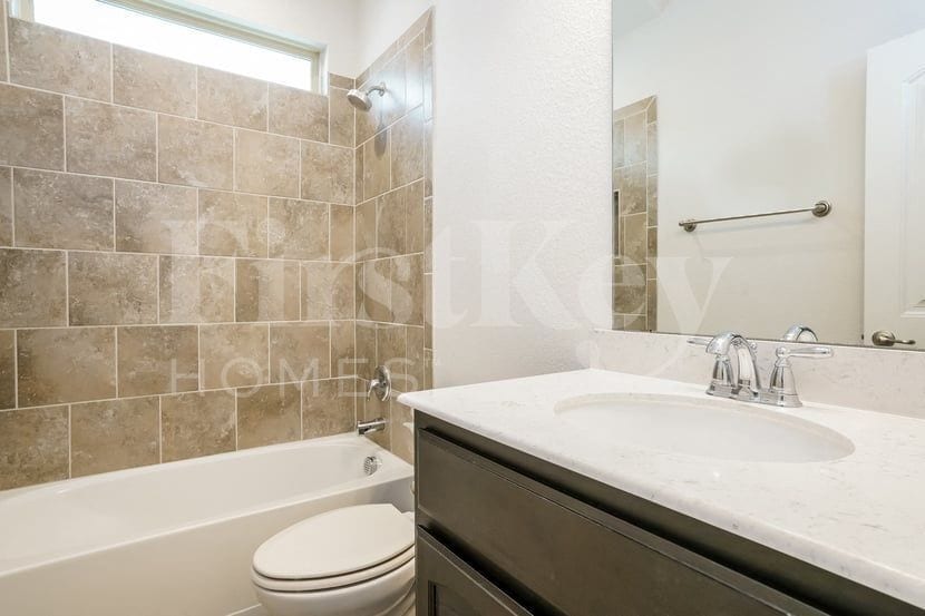 Building Photo - 213 Mineral Point Dr