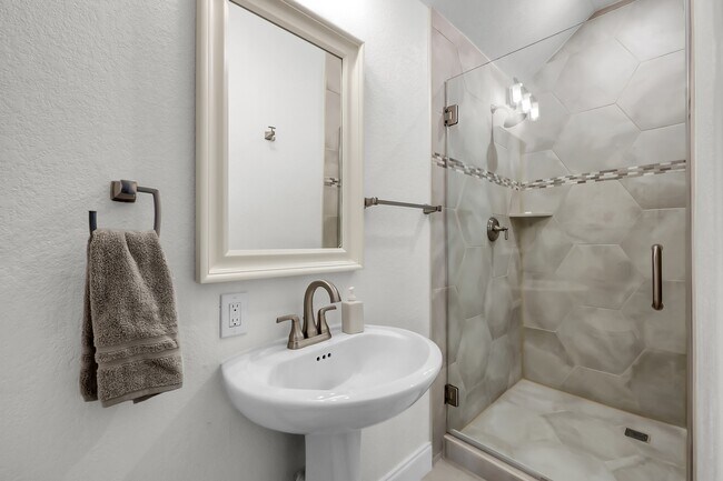 Building Photo - 98 Lindenberry Cir