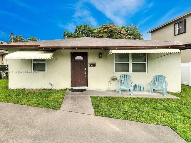 Primary Photo - 121 NW 7th Ave
