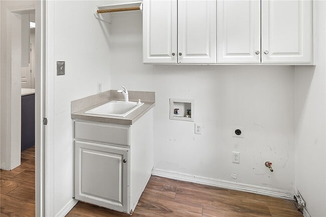 Building Photo - 3209 Salzburg Ct