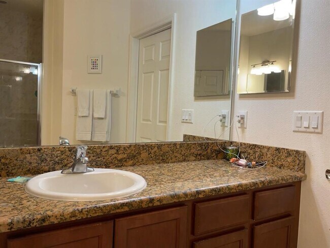 Building Photo - 1010 Tourmaline Dr