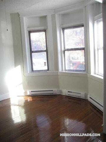 Building Photo - 887 Huntington Ave