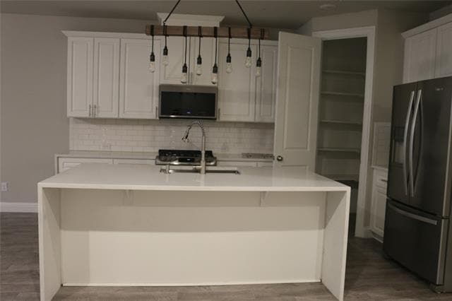 Building Photo - 3640 Fuchsia Dr