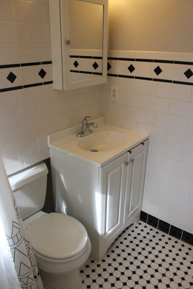 Building Photo - 319-321 S. Washington Street