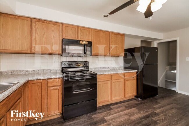 Building Photo - 14621 Dorchester Ave