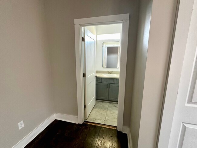 Building Photo - 1704 South St