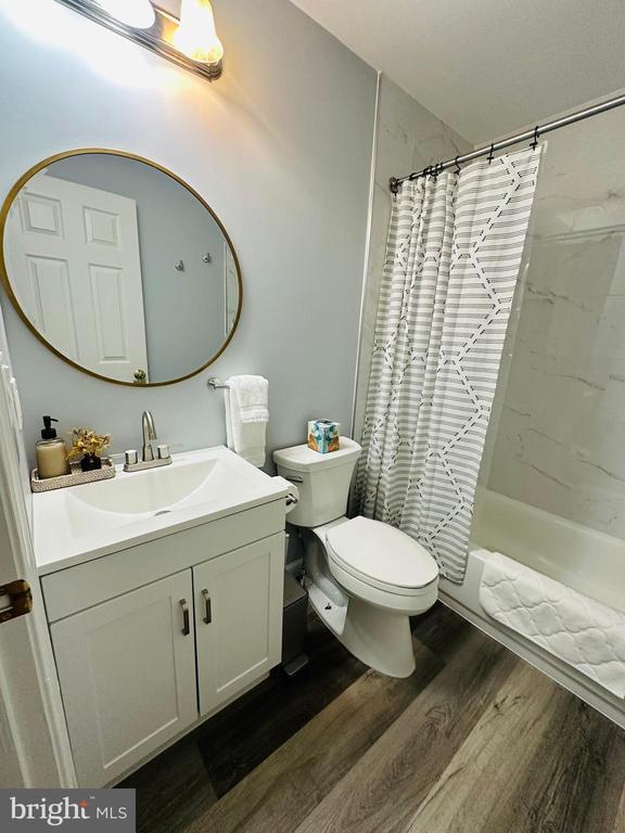 Building Photo - 44 Hidden Lake Dr