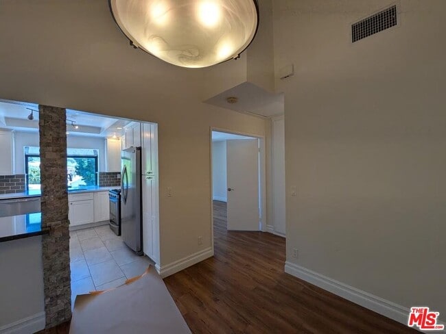 Building Photo - 10051 Topanga Canyon Blvd