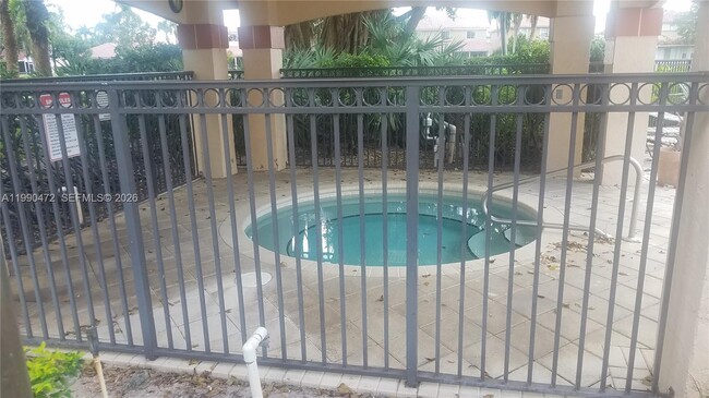 Building Photo - 3330 Pinewalk Dr N