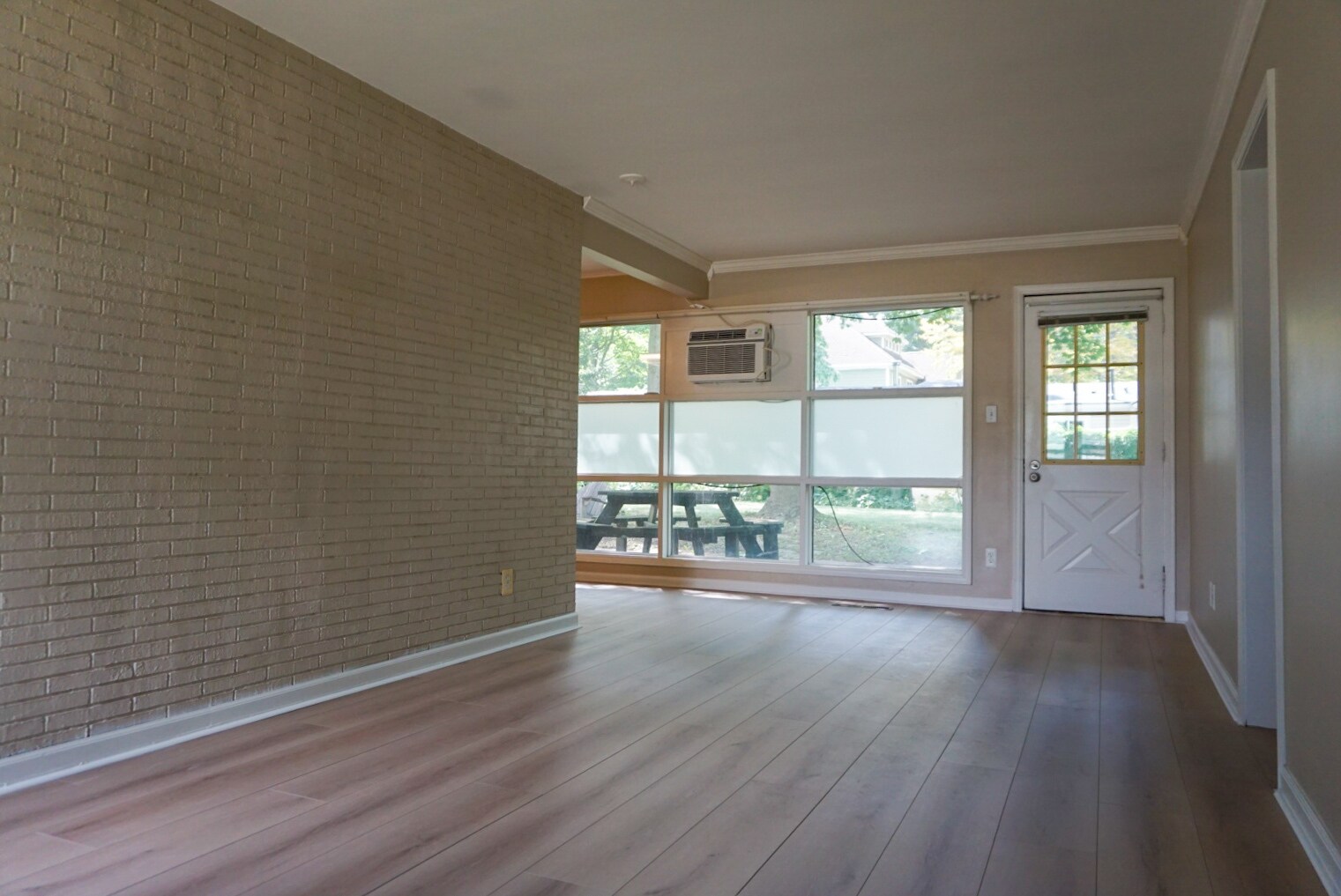 Building Photo - 2435 Ardmore Ave