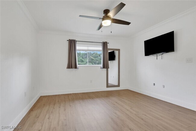 Building Photo - 146 Cypress Way E