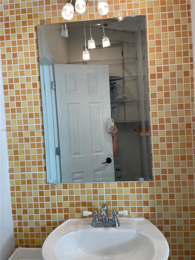 Building Photo - 1365 Marseille Dr