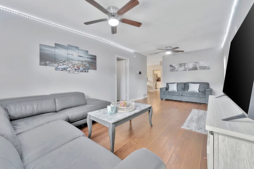 Primary Photo - 1905 W St Louis St