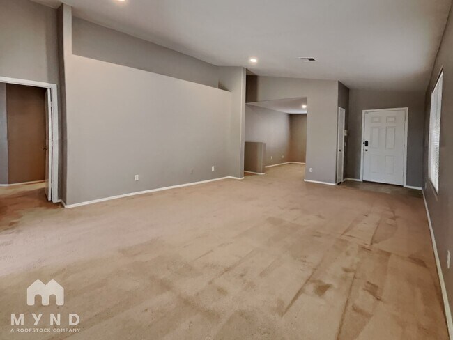 Building Photo - 15012 W Watson Ln