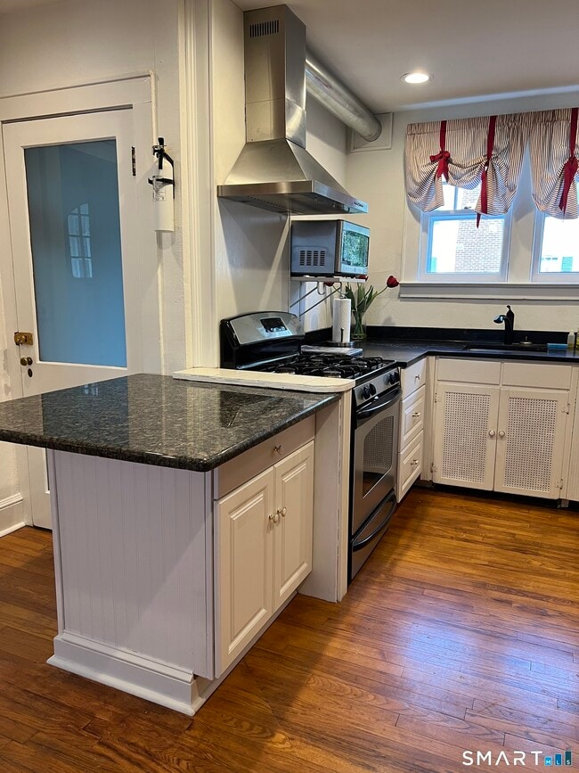 Building Photo - 46 Parkway