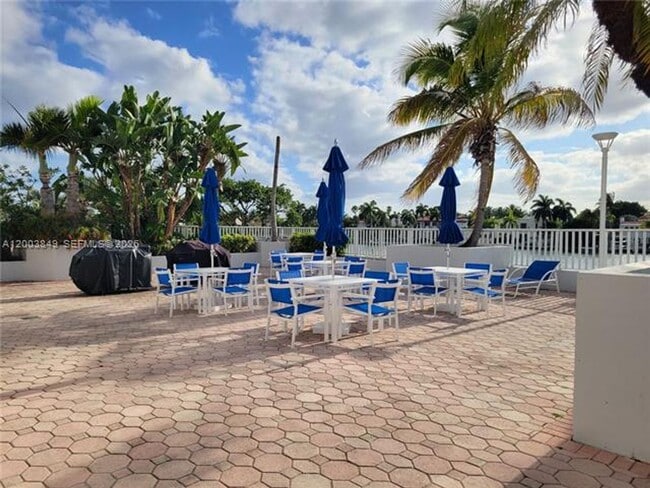 Building Photo - 5700 Collins Ave