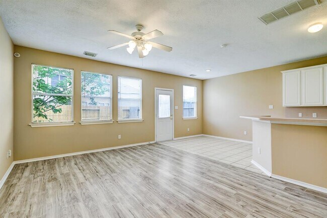 Building Photo - 14306 Mirkwood Ln