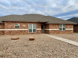 Building Photo - 4114 Huntleigh Dr