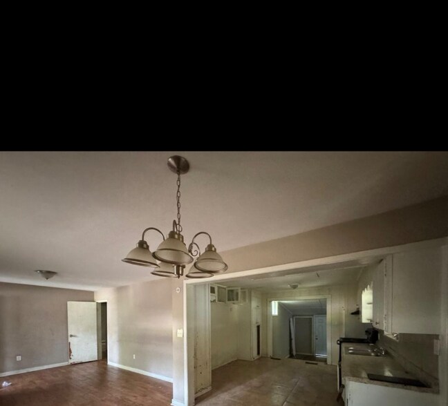 Building Photo - 3141 Oak Forest Dr