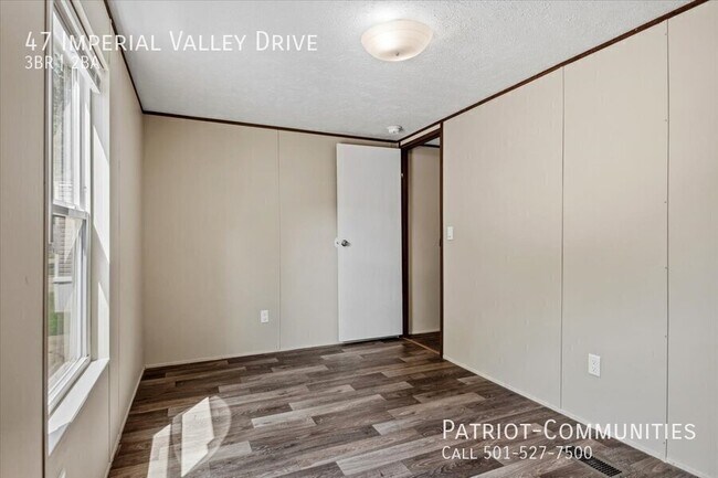 Building Photo - 47 Imperial Valley Dr