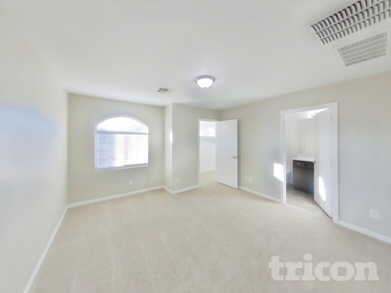 Building Photo - 10336 W Devonshire Ave